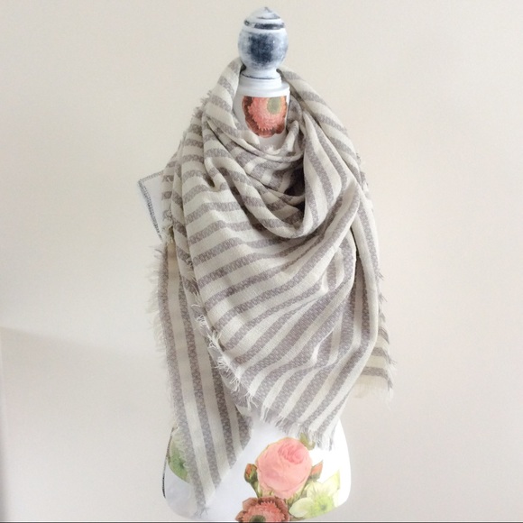 Gray Stripe Scarf NWT - Picture 3 of 3